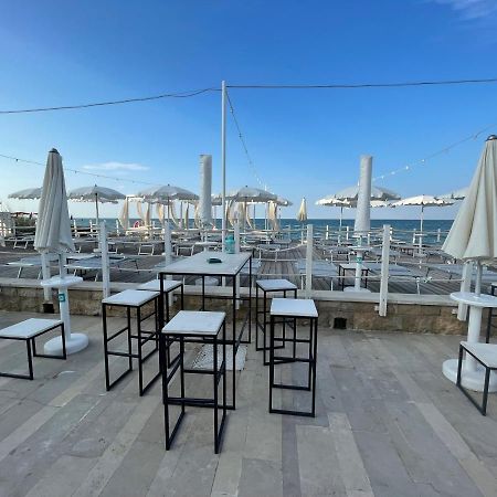 Fabris Palace Trani Bagian luar foto