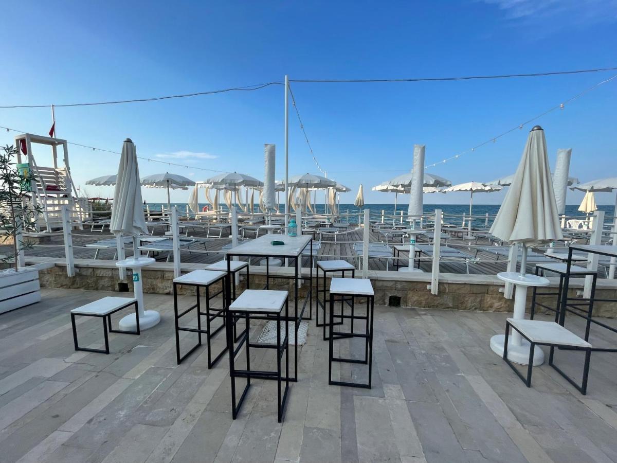 Fabris Palace Trani Bagian luar foto